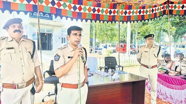 పోలింగ్‌ పూర్తయ్యేవరకు అప్రమత్తంగా ఉండాలి