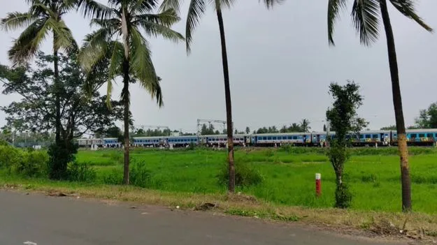 పట్టాలు తప్పిన గూడ్స్‌ 