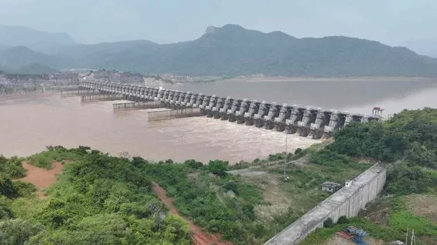  పోలవరం చకచకా