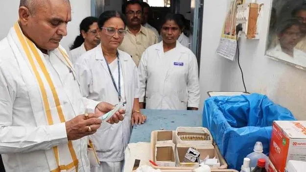 టీటీడీ వైద్యశాలలకు రూ.18 లక్షల ఔషధాల విరాళం