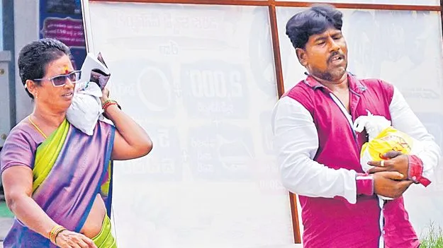 రూపాయి నాణేలతో నామినేషన్‌! 