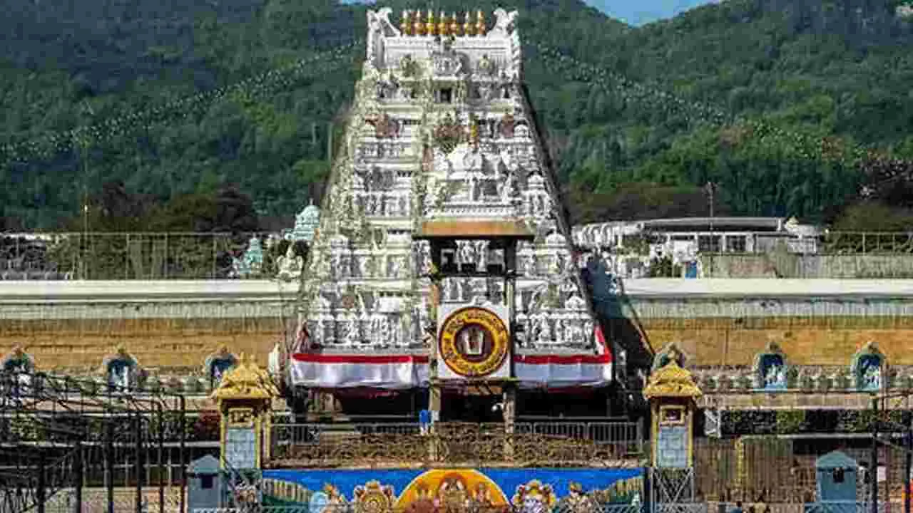 చినవెంకన్న సేవలో హైకోర్టు న్యాయమూర్తి
