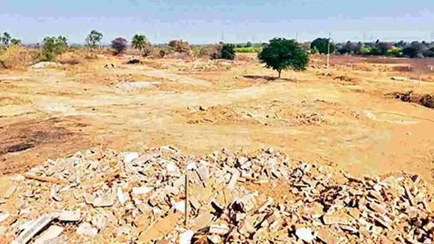 ఎండాడ భూమి కేసులో ప్రైవేటుకు కొమ్ము
