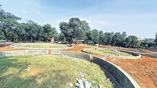 ఏడాదైనా పూర్తికాని ‘యాంటీ డ్రగ్‌ గ్లో థీమ్‌’ పార్క్‌ 