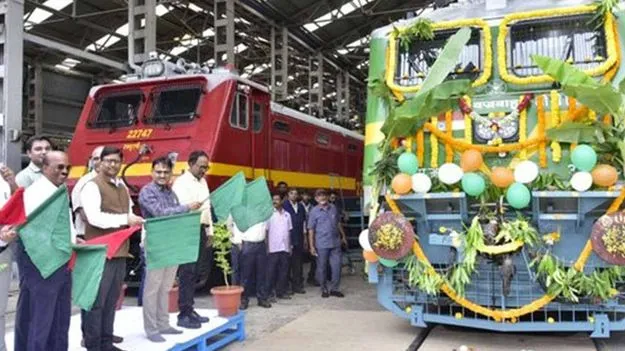  సరుకు రవాణాలో మేటి ‘వజ్రబాహు’: డీఆర్‌ఎం 