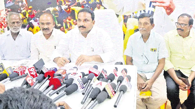 సంస్కారహీ నంగా ప్రవర్తిస్తే ప్రజలే బుద్ధి చెబుతారు 