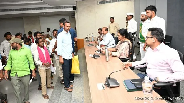 Kumram Bheem Asifabad: ప్రజావాణి దరఖాస్తులను సత్వరమే పరిష్కరించాలి