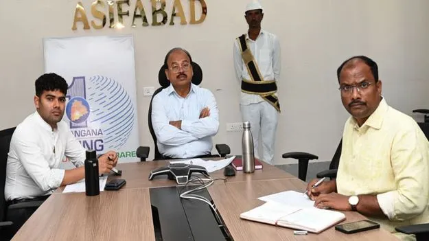 Kumram Bheem Asifabad:   భూ రీసర్వేకు ప్రతిమండలానికి రెండుబృందాలను ఏర్పాటు చేయాలి 