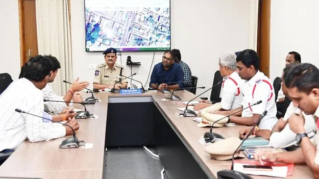 Peddapalli:  ట్రాఫిక్‌ సమస్యల పరిష్కారానికి సమగ్రప్రణాళిక రూపొందించాలి