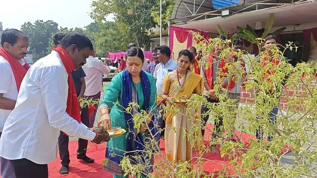 Kumuram Bheem Asifabad: పోలీసు హెడ్‌క్వార్టర్స్‌లో విజయ దశమి వేడుకలు
