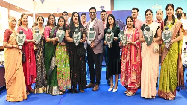  హైదరాబాద్‌లో 'బ్రిలియన్స్ డైమండ్ జ్యువెలరీ షో'ను ప్రారంభించిన జోయాలుక్కాస్