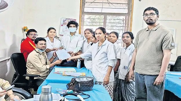 నేటి నుంచి కాంట్రాక్టు మెడికల్‌, హెల్త్‌ ఉద్యోగుల పెన్‌డౌన్‌