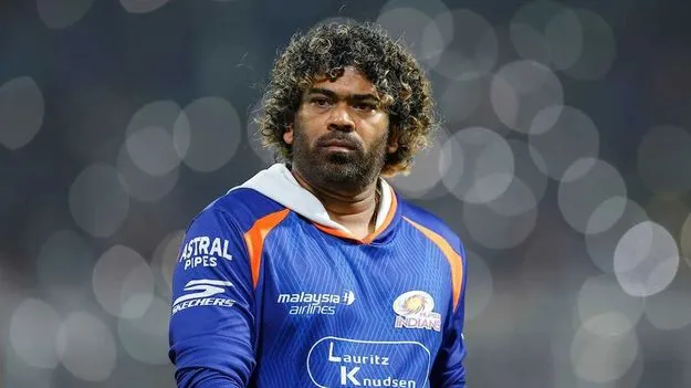 ముంబై బౌలింగ్‌ కోచ్‌ మలింగపై వేటు