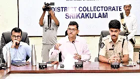ప్రజా సమస్యల పరిష్కారంలో జాప్యం వద్దు