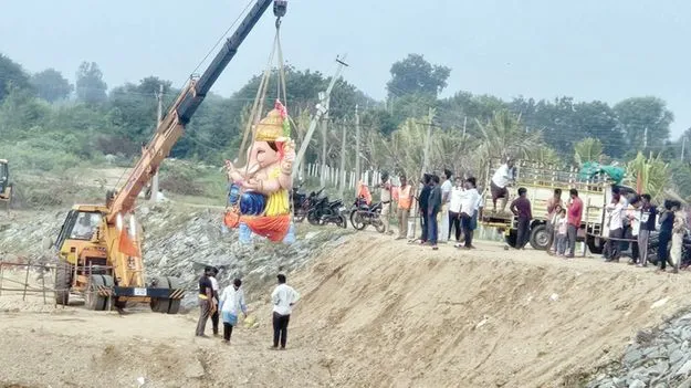 ఘనంగా గణనాథుల నిమజ్జనం