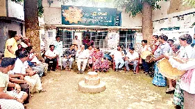 వారికి డప్పులే లేవు