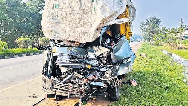 రోడ్డు ప్రమాదంలో ఇద్దరి మృతి