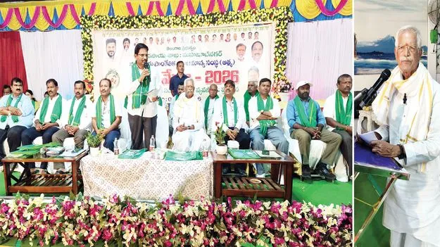 అధికారులు క్షేత్రస్థాయిలో పని చేయాలి