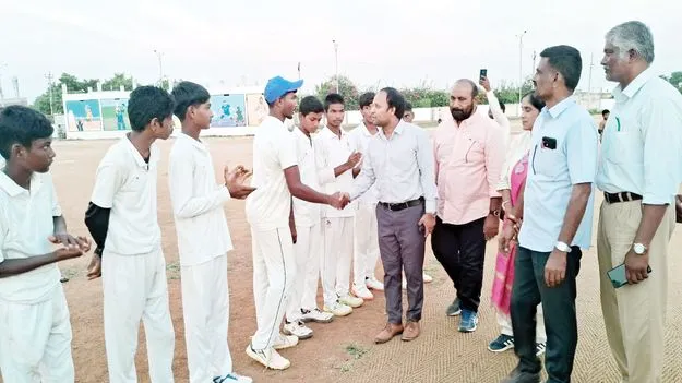 క్రీడాస్ఫూర్తిని ప్రదర్శించాలి