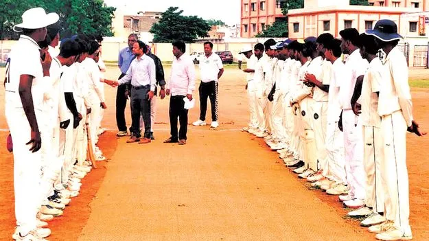 మూడవ రోజూ హోరాహోరీ