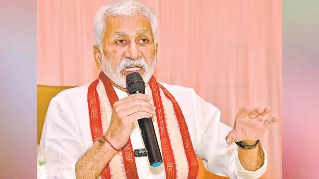 ఉత్తరాంధ్ర ప్రజలకు జగన్‌ క్షమాపణ చెప్పాలి