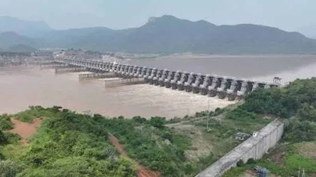 పోలవరం పనుల తనిఖీకి విదేశీ నిపుణులు