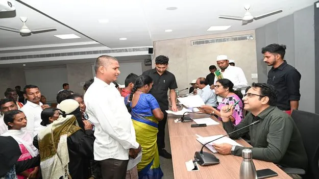 Kumram Bheem Asifabad:  ప్రజావాణి దరఖాస్తులను త్వరగా పరిష్కరించాలి 