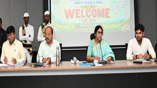 Kumram Bheem Asifabad:  భూ సంబంధిత దరఖాస్తులను త్వరగా పరిష్కరించాలి