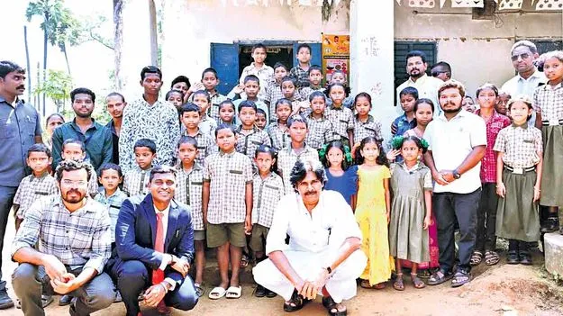 మీ రాకతో మా గ్రామానికిపండగొచ్చింది!