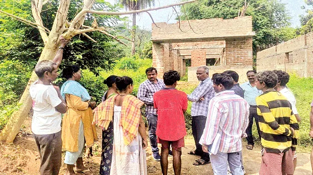  ఇళ్ల నిర్మాణాలు ప్రారంభించాలి