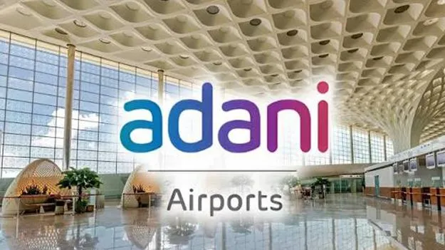 అదానీ ఎయిర్‌పోర్ట్స్‌ రూ.9,825 కోట్లు సమీకరణ