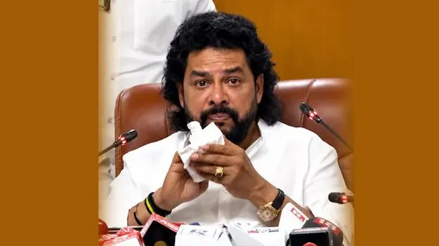 కర్ణాటక మంత్రి నాగేంద్ర రాజీనామా