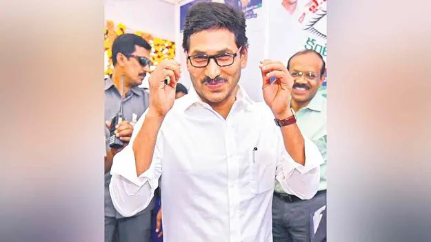 నాడు అడ్డగోలు.. నేడు గగ్గోలు 