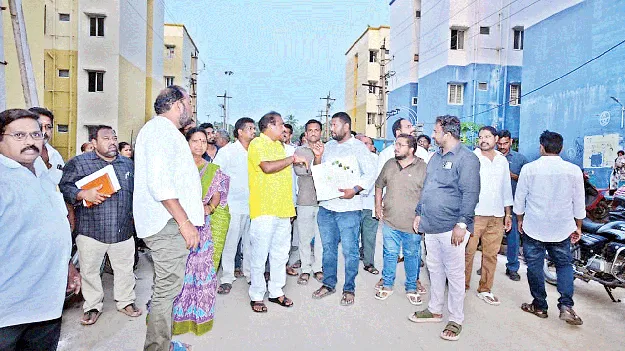 అభివృద్ధి పనుల్లో జాప్యం వద్దు
