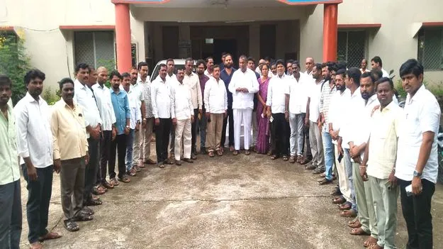 ఇందిరమ్మ ఇళ్ళ నిర్మాణంలో నిరుపేదలకు ప్రాధాన్యం