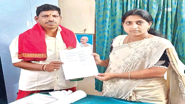 Sirimanu tree in Jonnavalasa జొన్నవలసలో సిరిమాను చెట్టు
