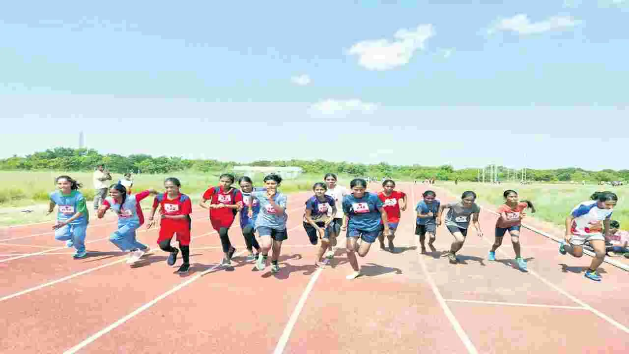 జిల్లాస్థాయి అథ్లెటిక్స్‌ పోటీలకు స్పందన