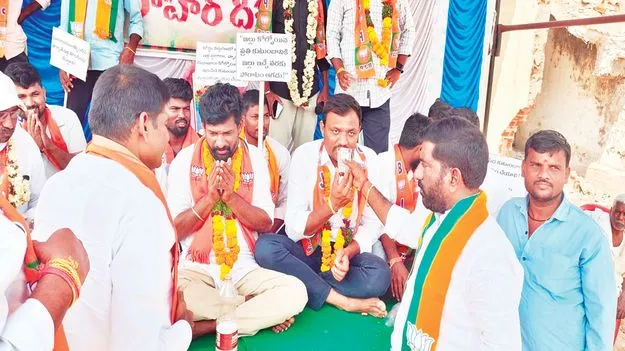 బాధిత కుటుంబాలను ఆదుకోవాలి