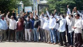 నేటి నుంచి ఆరోగ్య శాఖ కాంట్రాక్ట్‌ ఉద్యోగుల సమ్మె