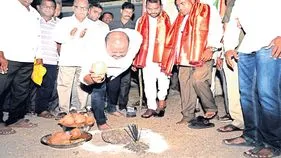 కేంద్ర, రాష్ట్ర నిధులతోనే నగర అభివృద్ధి 