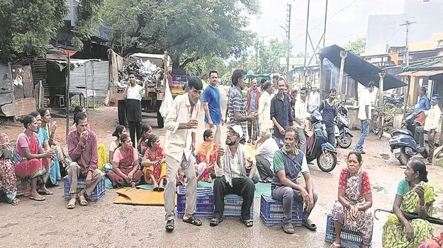 kumaram bheem asifabad- రోడ్లపై కూరగాయలు అమ్మొద్దు