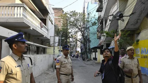 డ్రోన్లతో నిరంతర నిఘా 