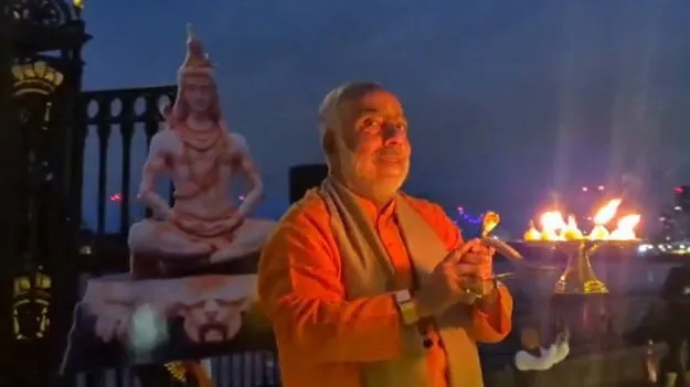 లండన్‌లో థేమ్స్‌ నది ఒడ్డున తొలిసారి గంగా హారతి