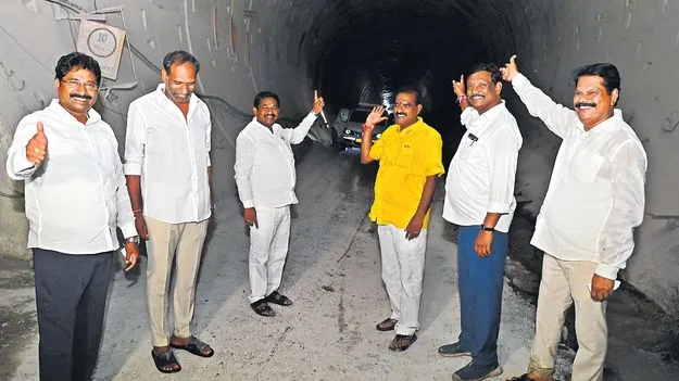 పరిహారం.. దరహాసం