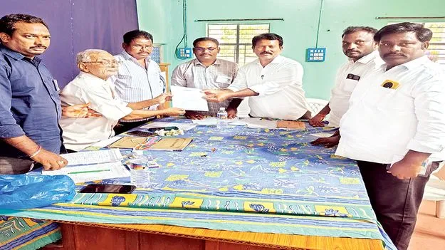 ముగ్గురు డైరెక్టర్లు ఏకగ్రీవం 