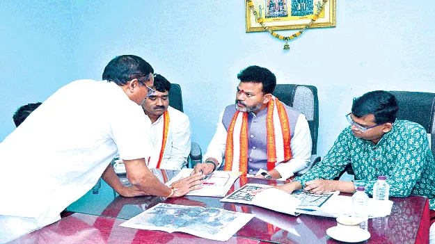 భక్తుల సౌకర్యాలకు ప్రాధాన్యం 