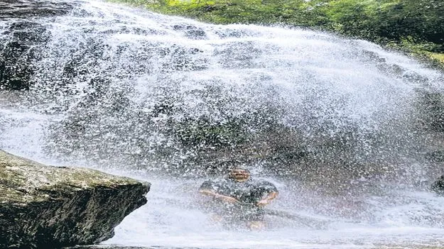 కొత్త జలపాతం కనువిందు