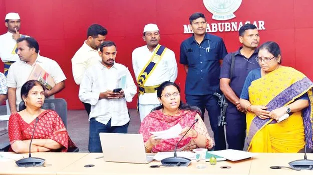 ప్రత్యేక అధికారులు గ్రామాల్లో పర్యటించాలి