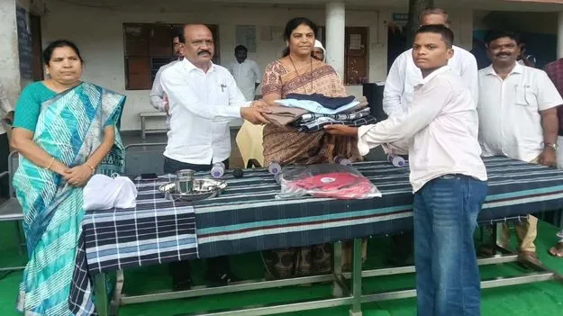విద్యార్థులకు మెరుగైన విద్య అందించాలి 