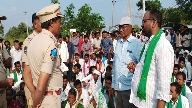 kumaram bheem asifabad- అటవీశాఖ అధికారుల తీరు సరికాదు 